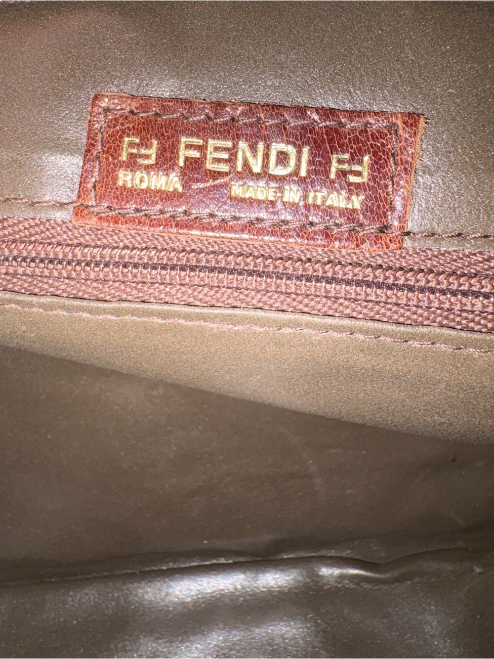 FENDI - Authentic Vintage Fendi Roma Lambskin Leather Appliqué Clutch - Picture 5 of 12